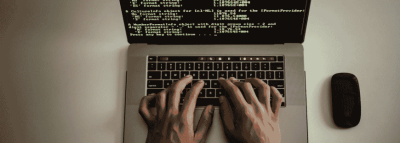 hacker sur ordinateur