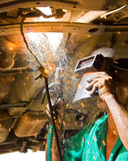 « Allo Mécano », le service AXA qui mécontente les mécaniciens