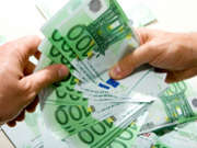 argent-billets-mains-euros