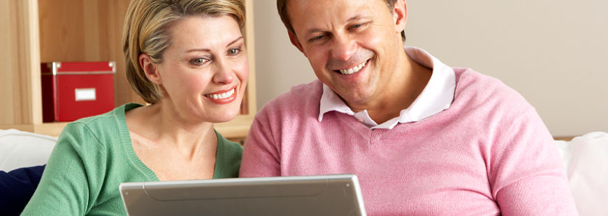 couple-ordinateur-travail