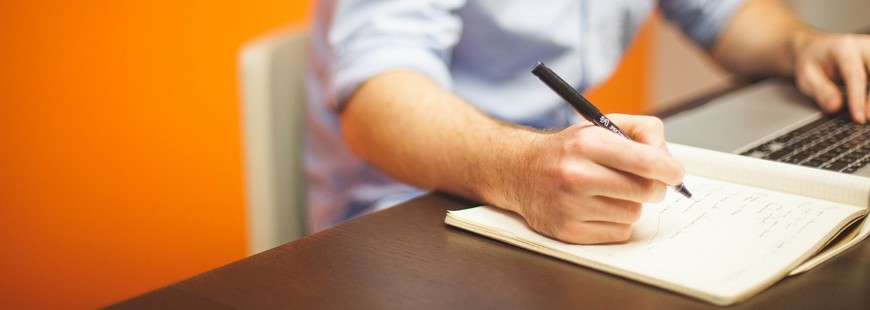 entreprise-travail-bureau-ordinateur