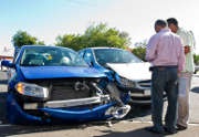autos-voitures-accident-hommes